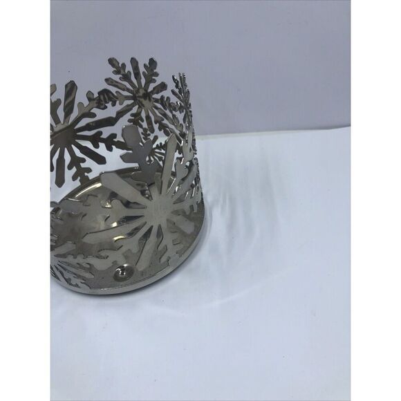 Slatkin Bath & Body Works 4 oz  Metal Sleeve Candle Holder Christmas  Snowflakes - Picture 4 of 8